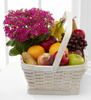 The FTD� Garden\'s Paradise� Basket